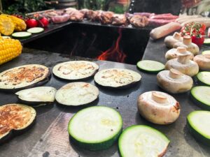 Plancha Grill mit offenem Feuer